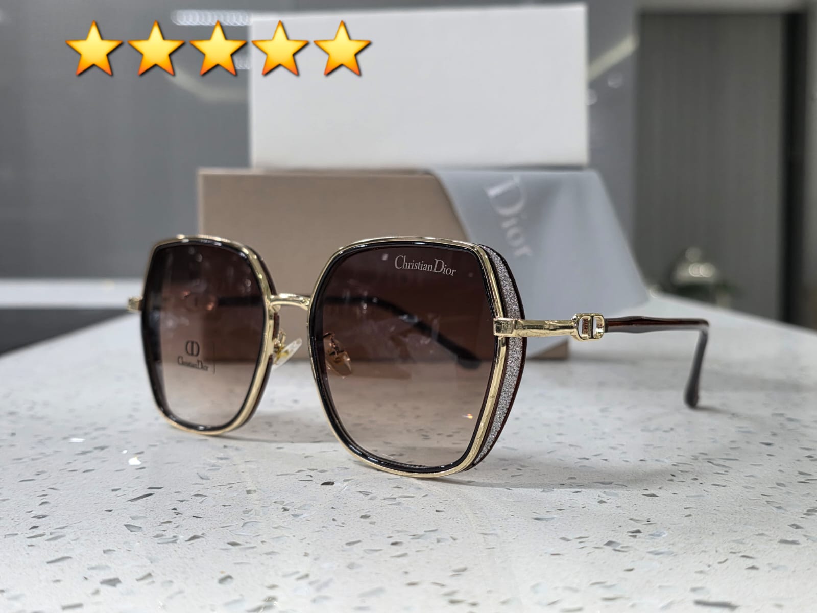 Lentes de sol con carácter y brillo