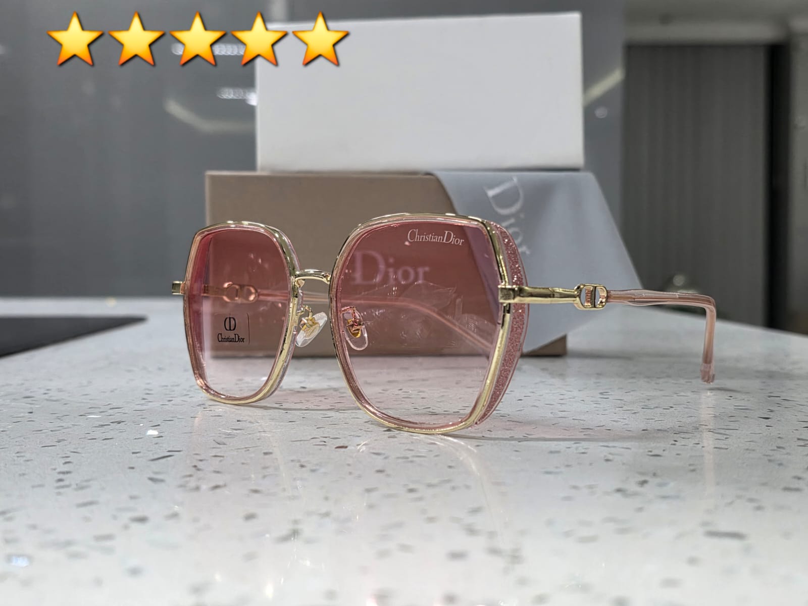 Lentes de sol con carácter y brillo