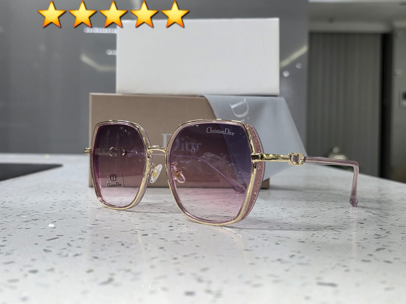 Lentes de sol con carácter y brillo